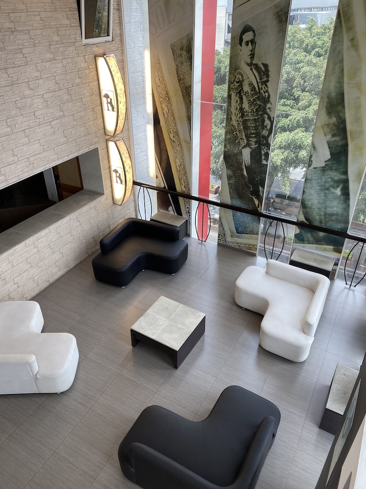 Gran Hotel Villa de Madrid 38/54