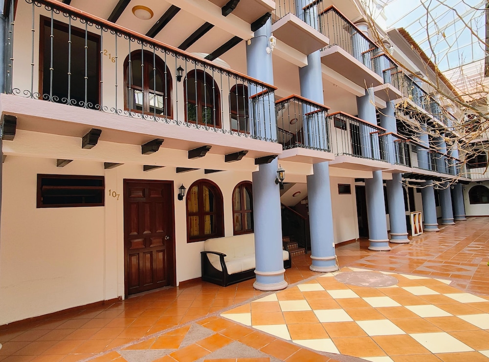 Hotel Jardines Del Carmen 4/50