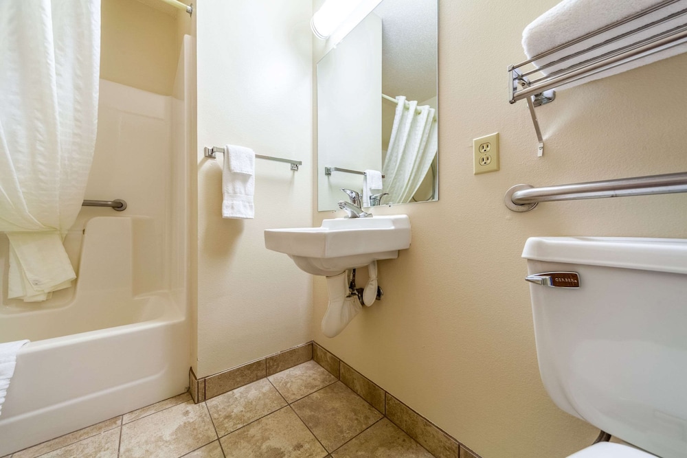 Econo Lodge Sioux Center 18/43