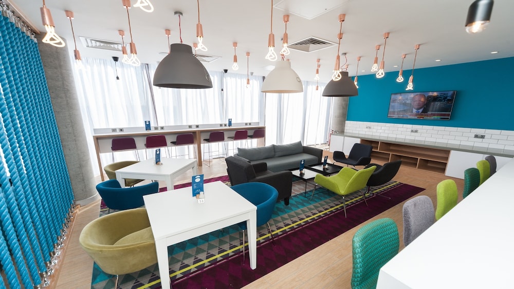 Holiday Inn Express Aberdeen Airport 43/72