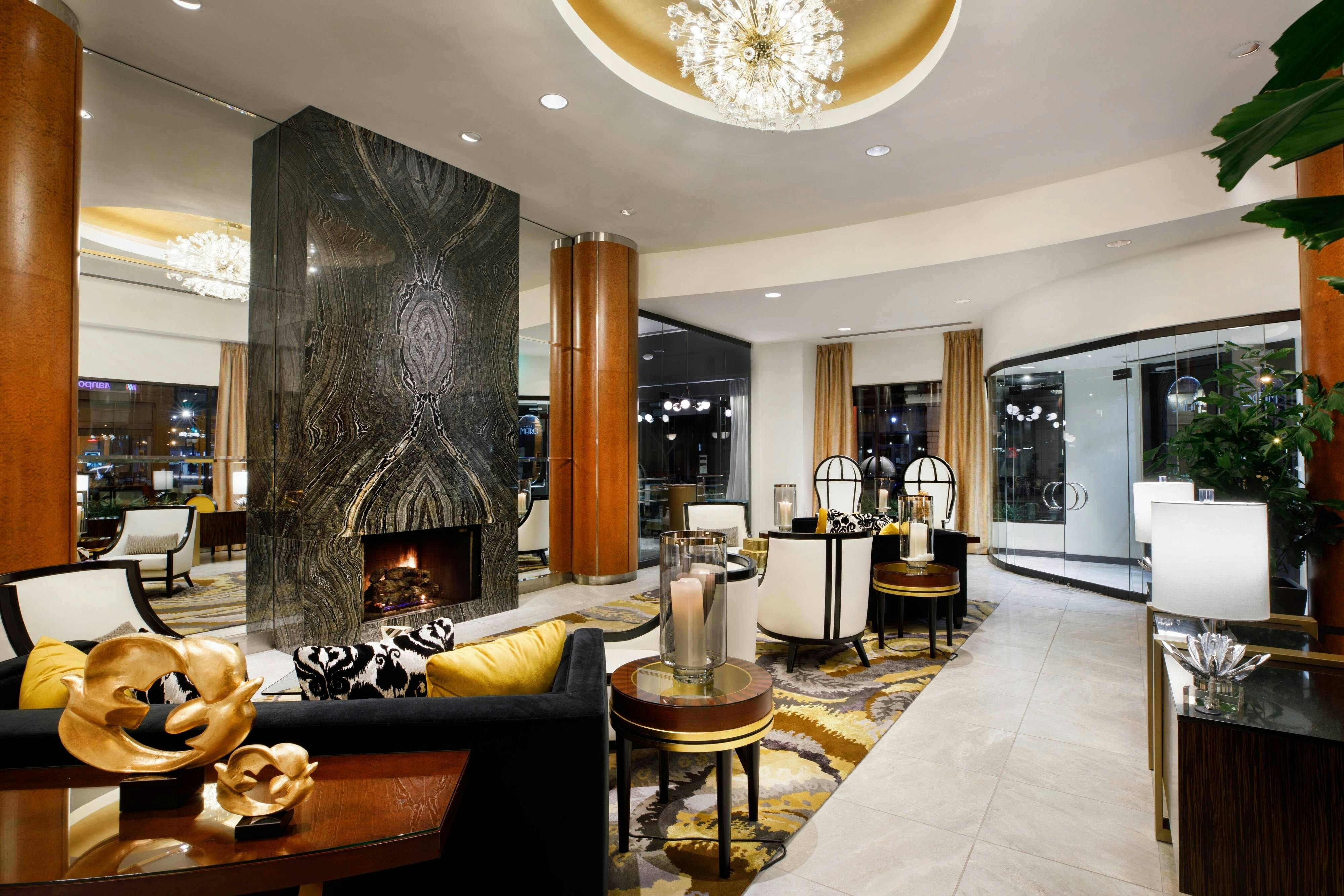 Hotel Metro 12/21