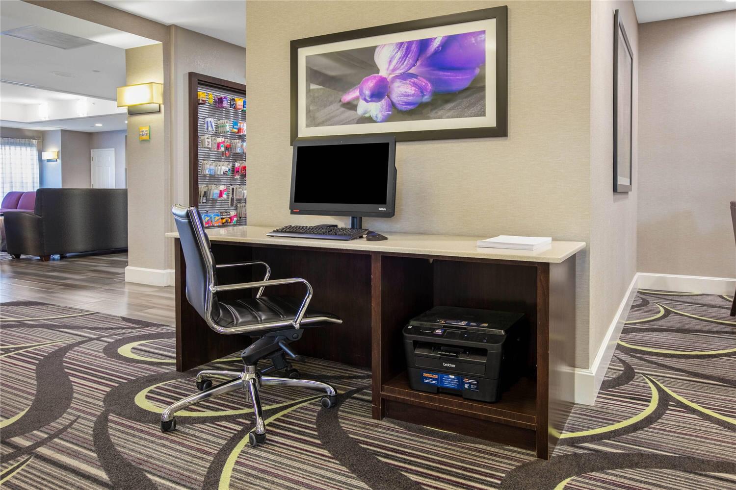 La Quinta Inn & Suites by Wyndham DFW Airport South / Irving 41/52