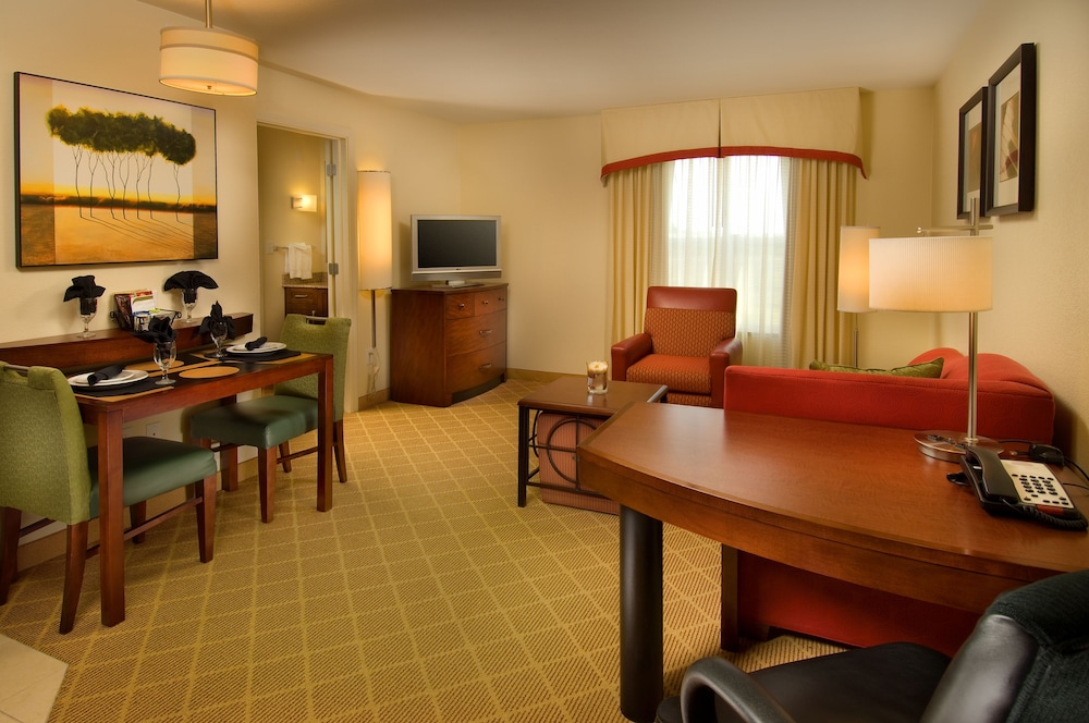 Residence Inn San Antonio Seaworld Lackland 18/37