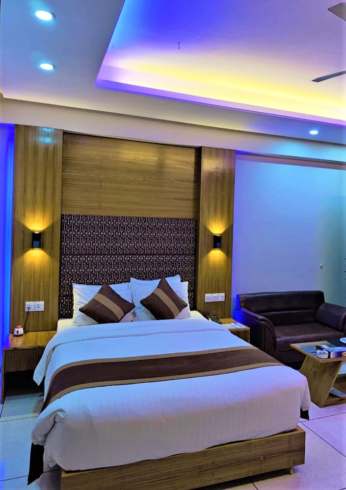 ASIA PACIFIC HOTEL 21/50