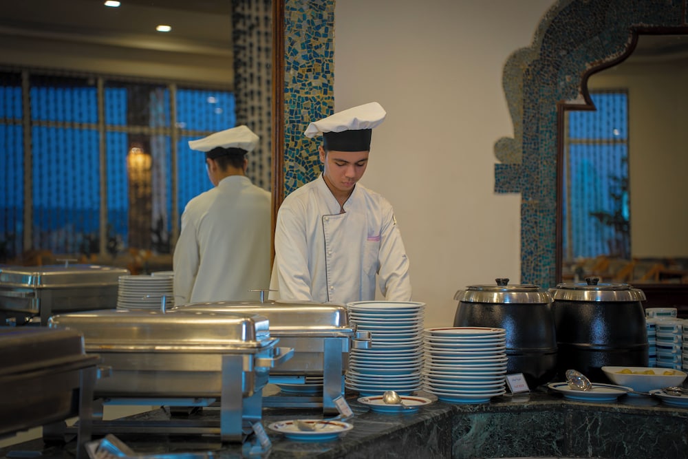 restaurant cafeteria