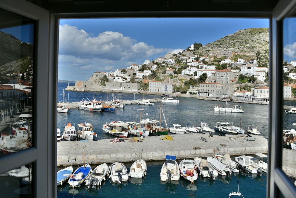 Douskos Port House 20/28