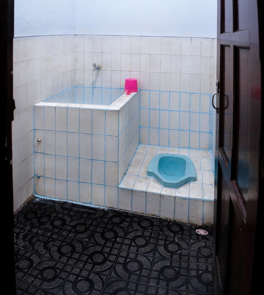 Hotel Wisata by ZUZU 26/50