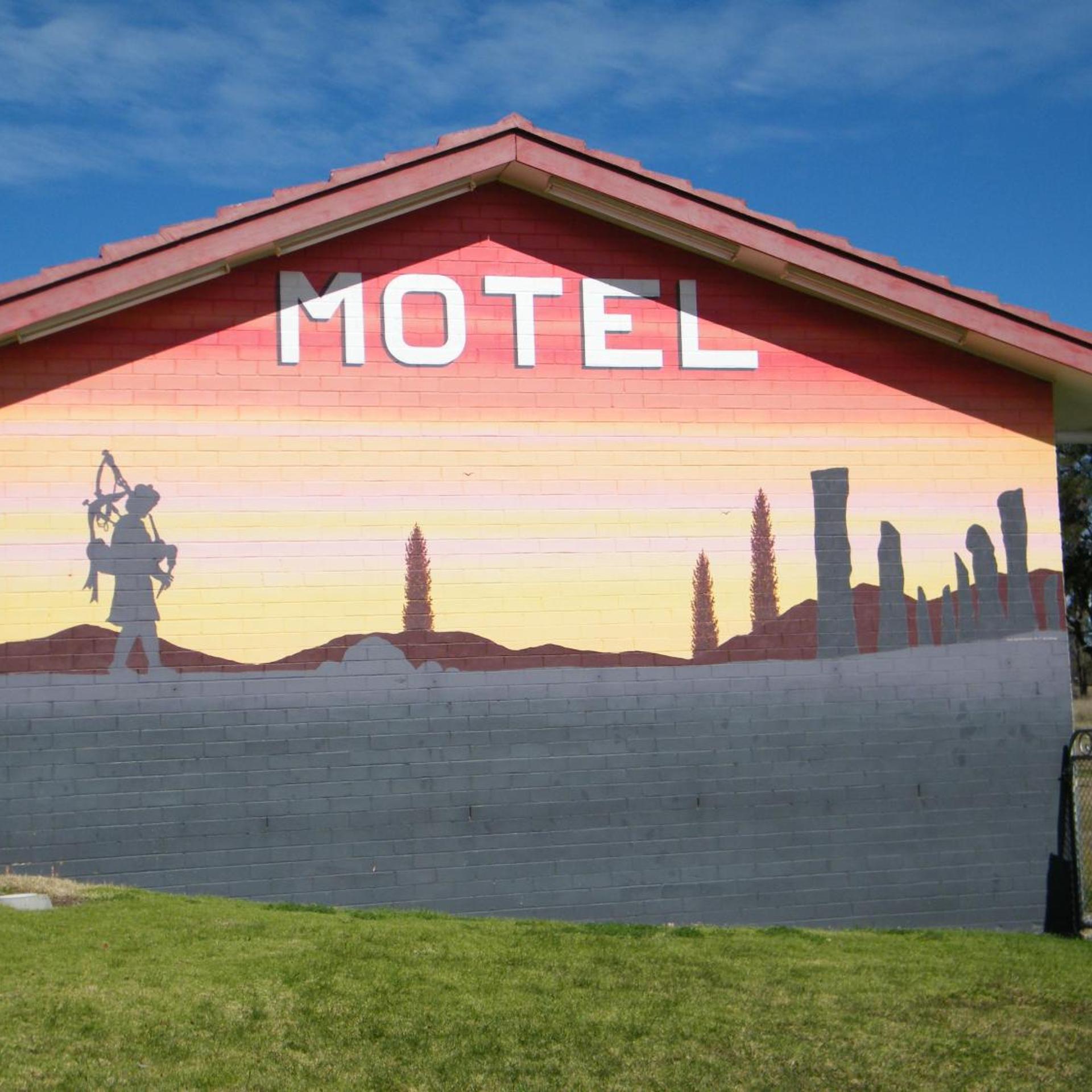 The Clansman Motel 19/21