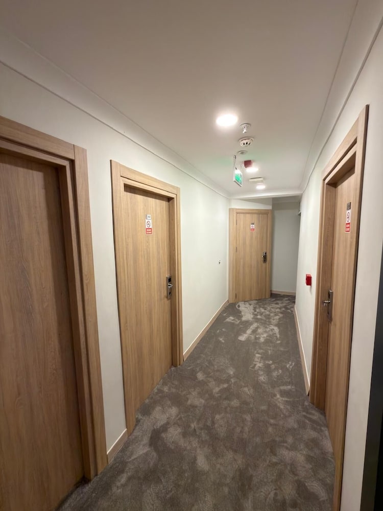 Simal Hotel 7/50