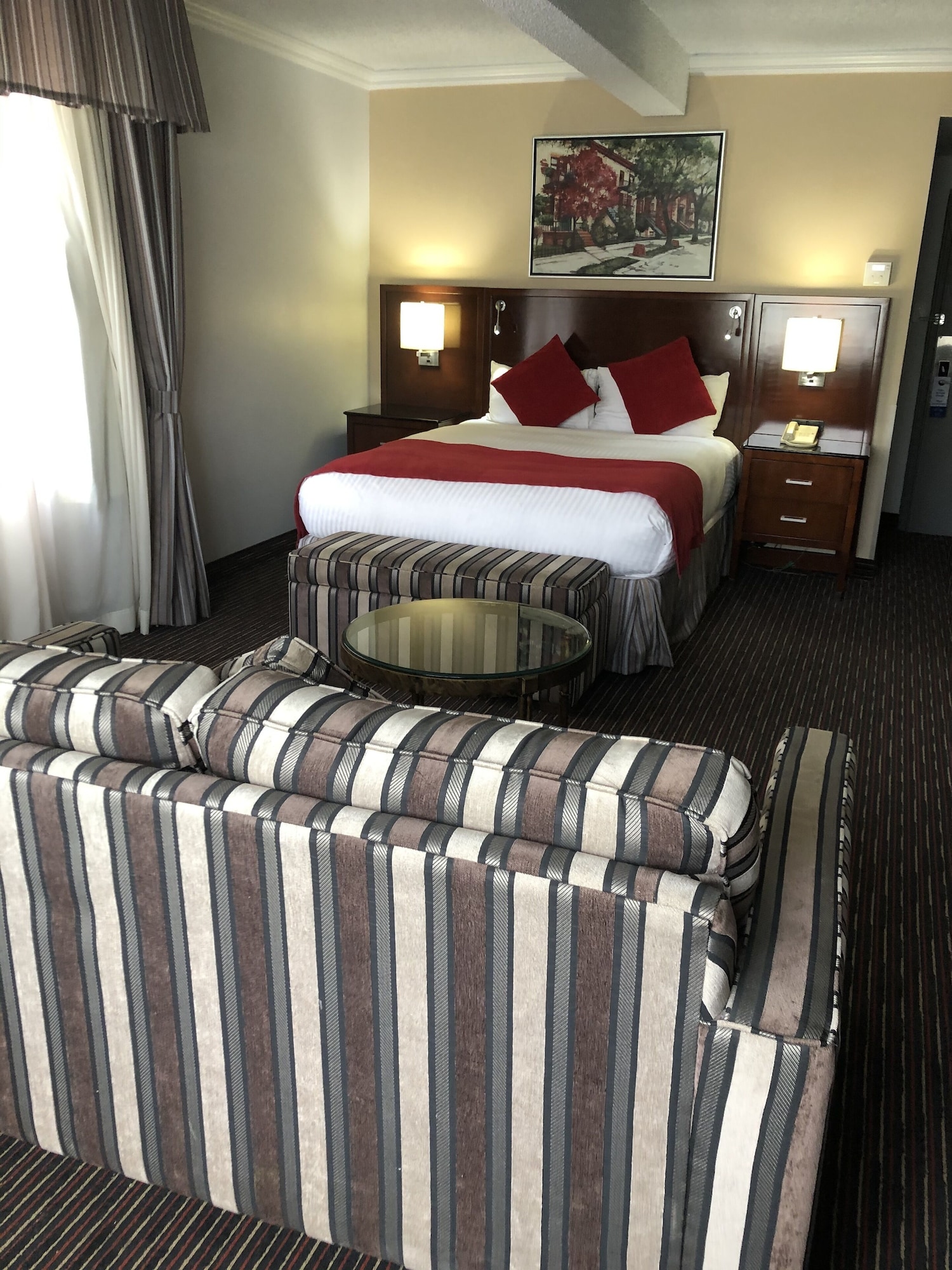EXECUTIVE, MULTIPLE BEDS