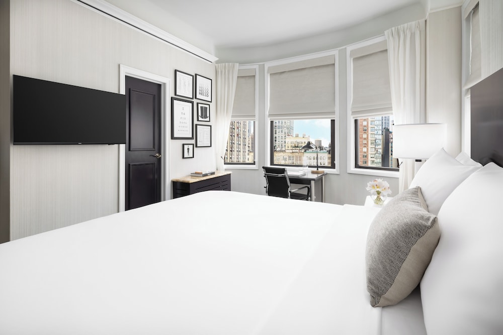 The Gregorian Hotel 12/50
