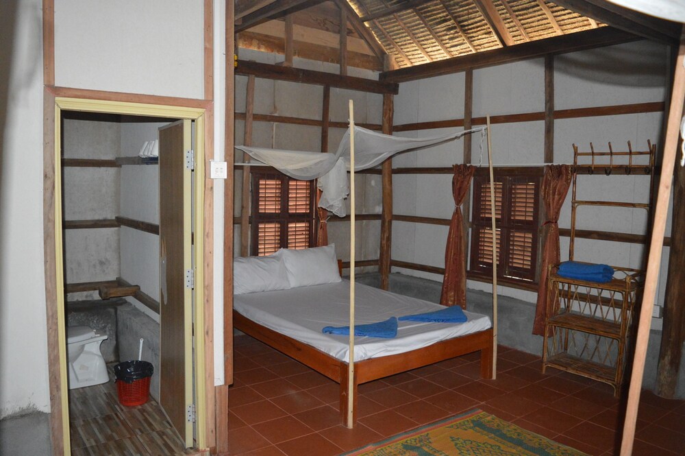 Palm Beach Bungalow Resort 53/66