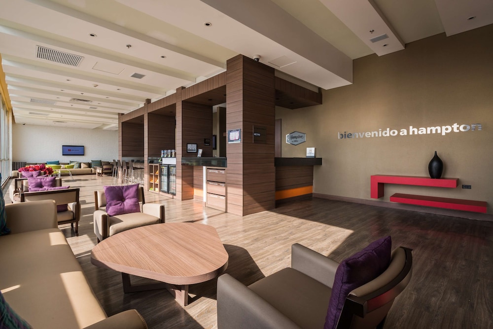 Hampton by Hilton Bucaramanga 10/43