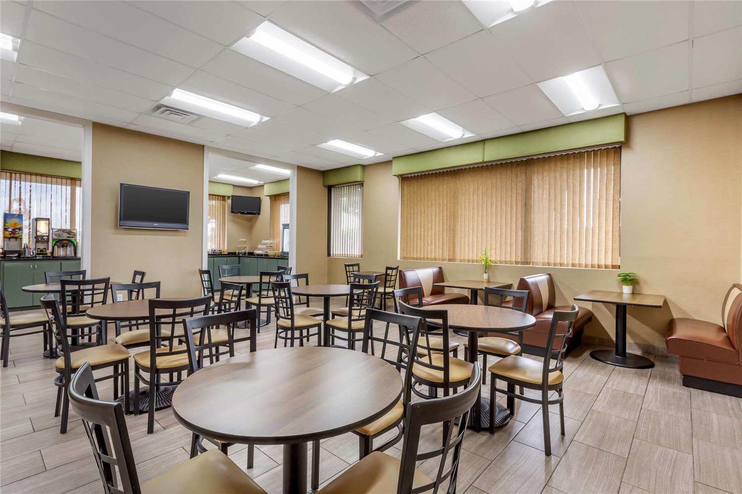 Quality Inn Mount Airy Mayberry 8/11