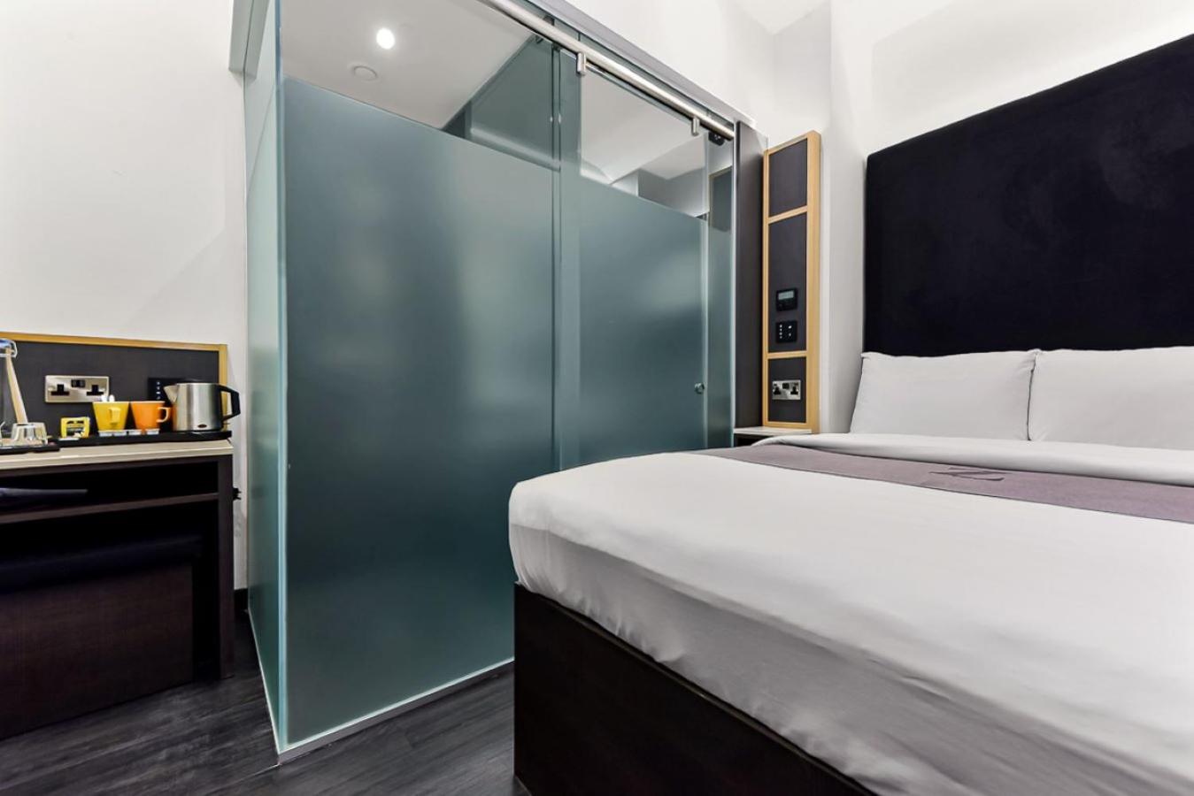 Room, Double Bed, No Window