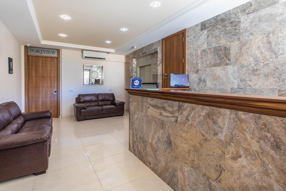 Port View Guest House 3/38