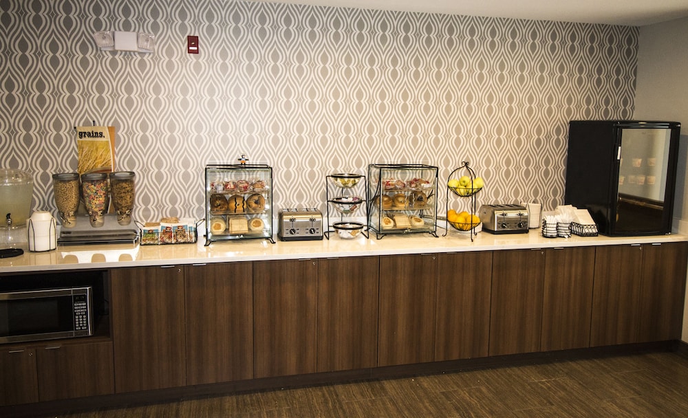 Microtel Inn Rochester Victor 21/27