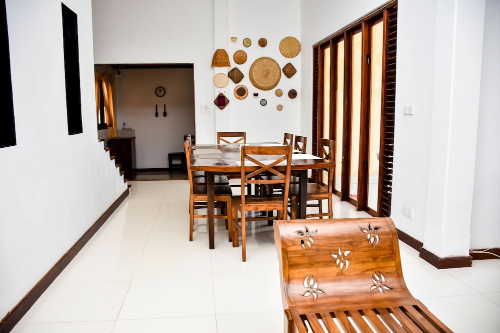 Sri Kandyan Bungalow 33/42