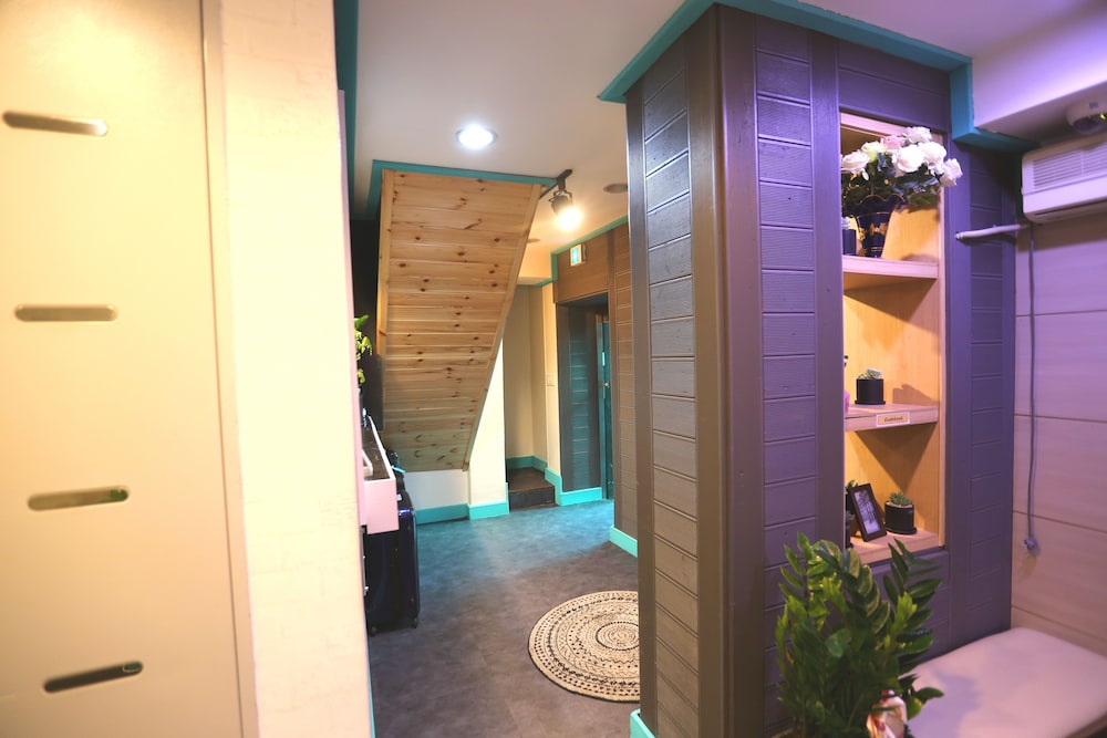 Must Stay (ex. Seoul Backpackers) 34/47