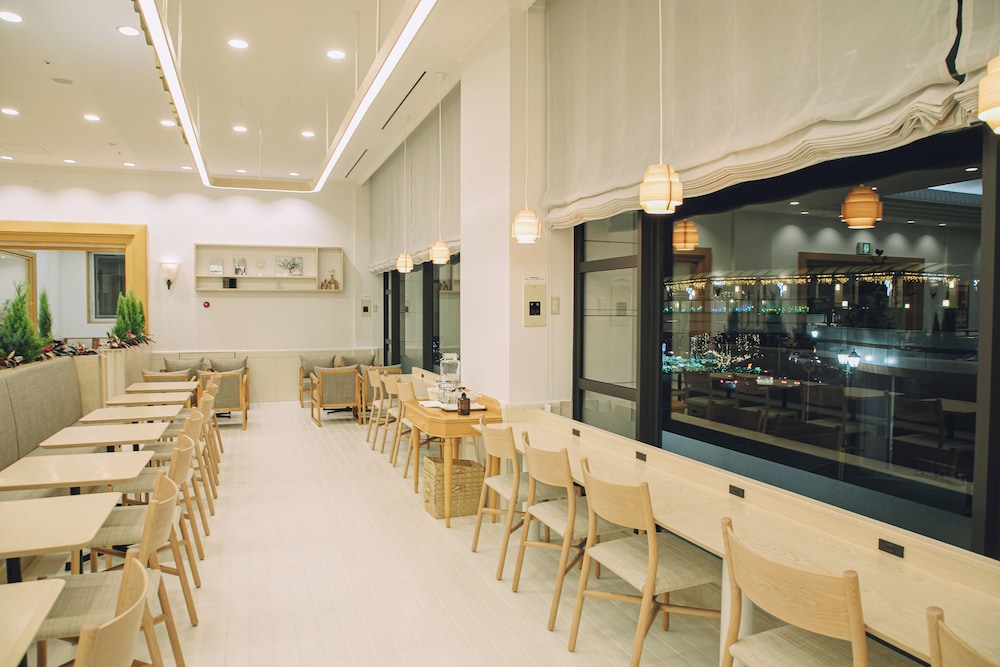 Wishton Hotel Yukari 53/65