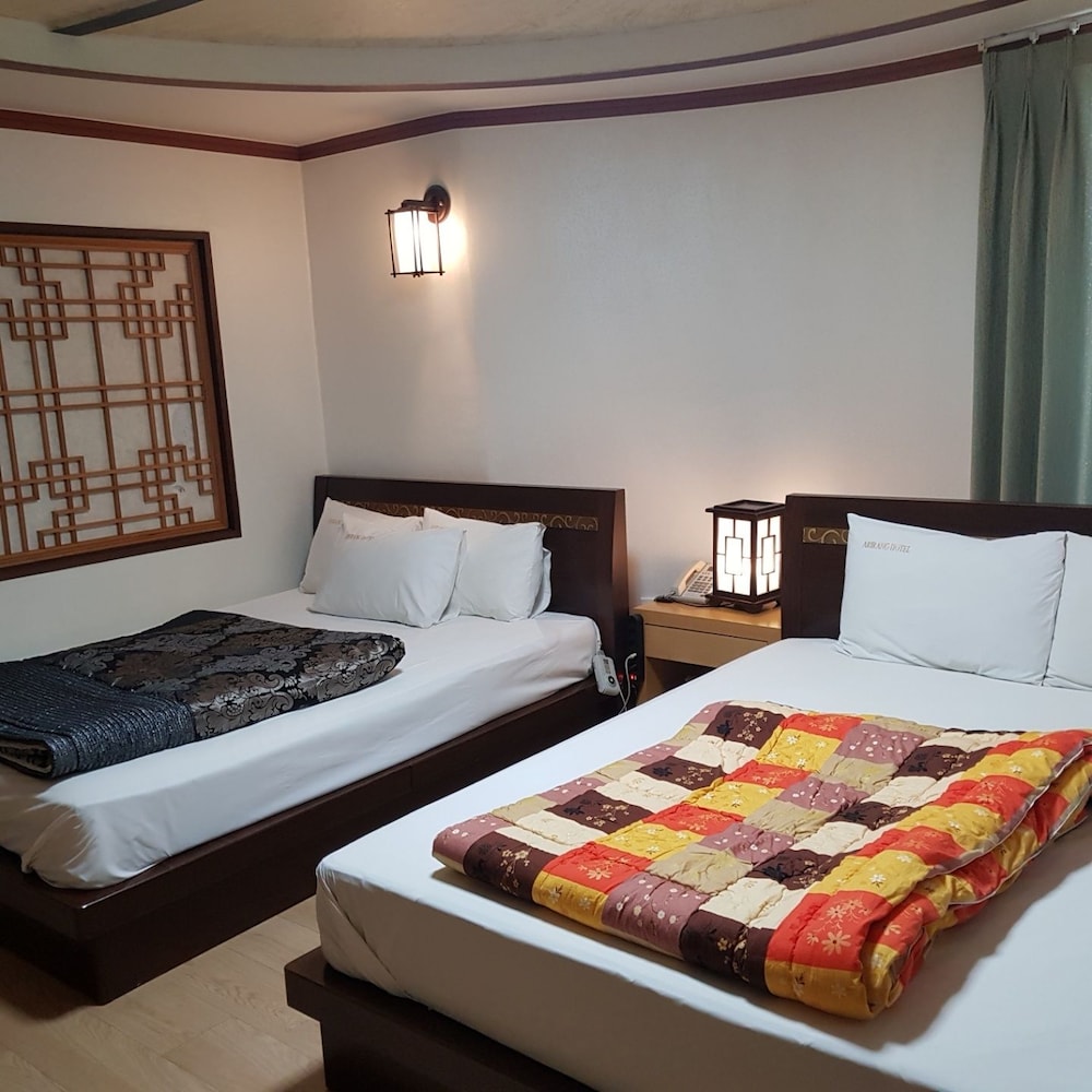 SUPERIOR, TWIN BEDS