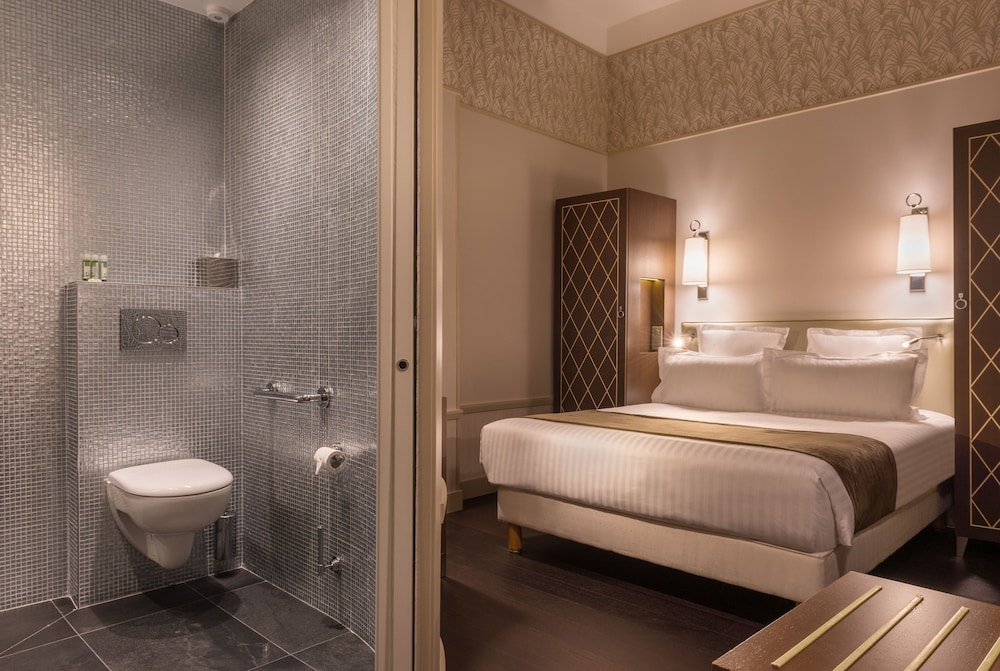 Crystal Hotel 17/42