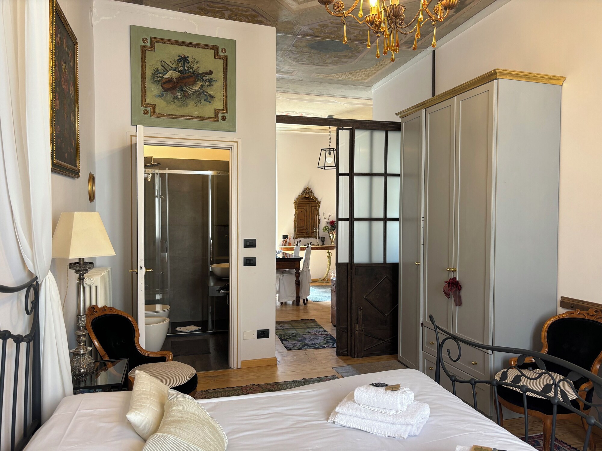 Apartment, House, Queen Bed, 2 Sofa, Kitchenette، Verona Journeys 2/10