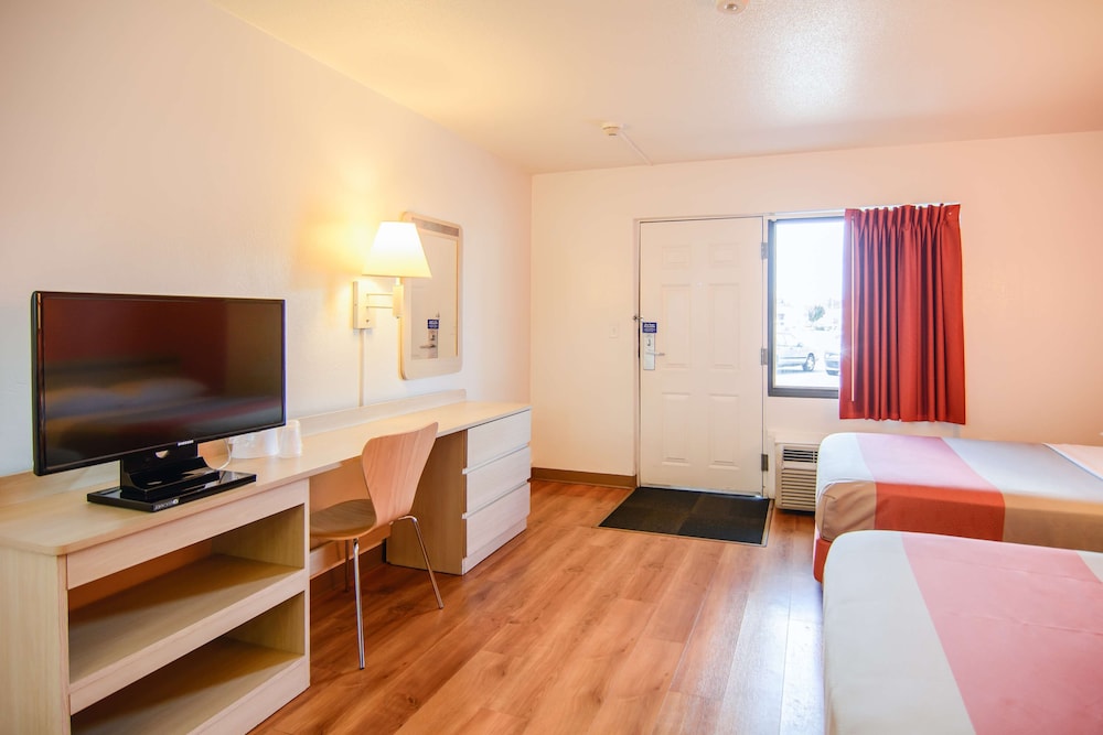 Motel6 Leominster, MA 25/43