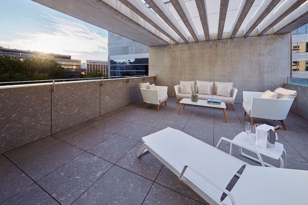 Hyatt Regency Madrid Residences 12/34