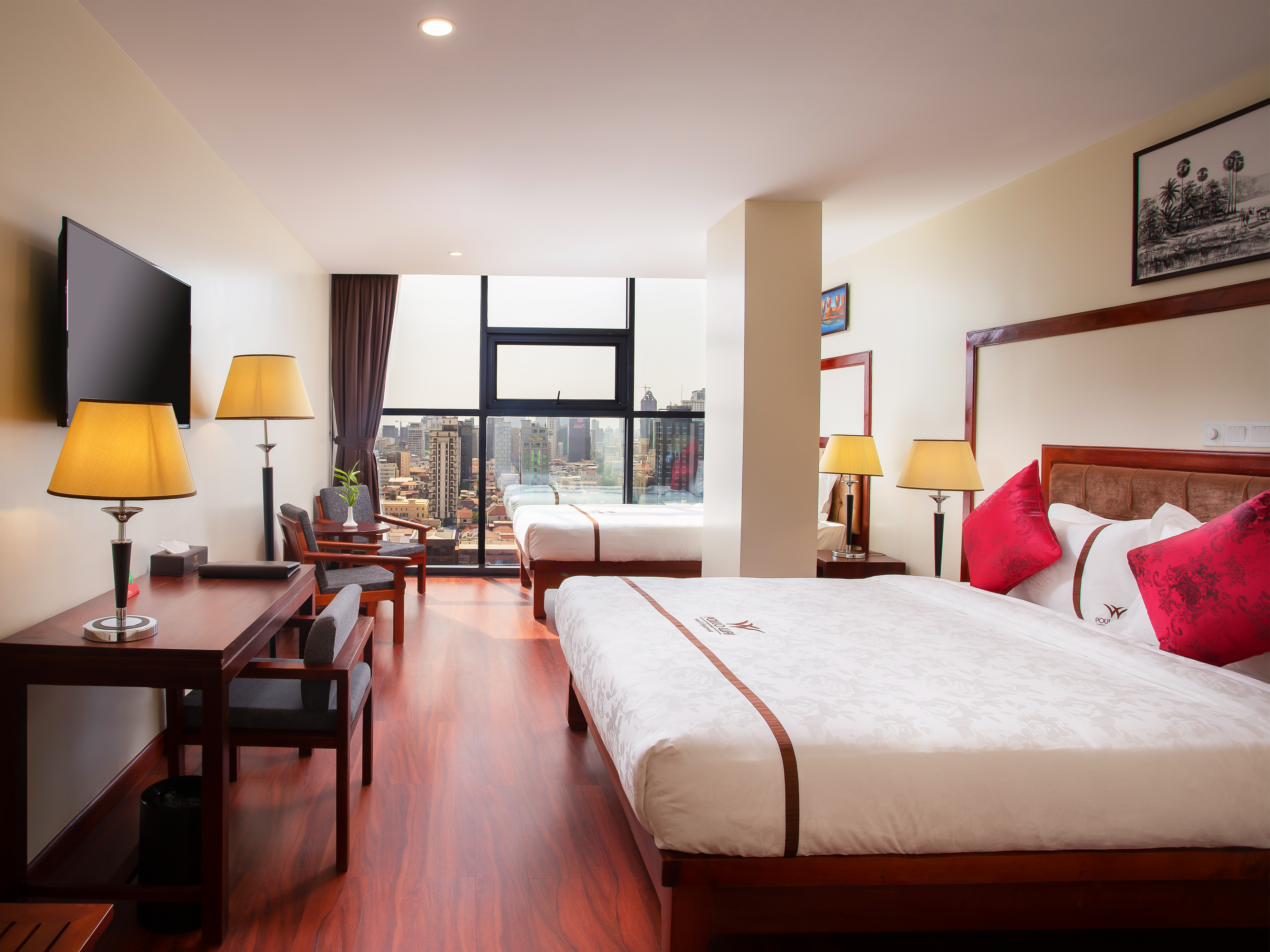 LANDMARK, TWIN BEDS, BALCONY