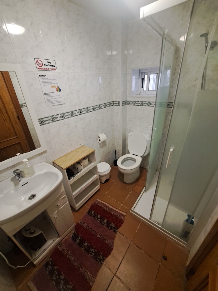 Mixed Dorm, 6 People, Shared Bathroom، Hostal El Cascabel 9/9