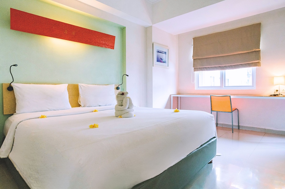 Harris, Family, Double and Twin Beds، HARRIS Hotel & Residence Riverview Kuta - Bali 2/6