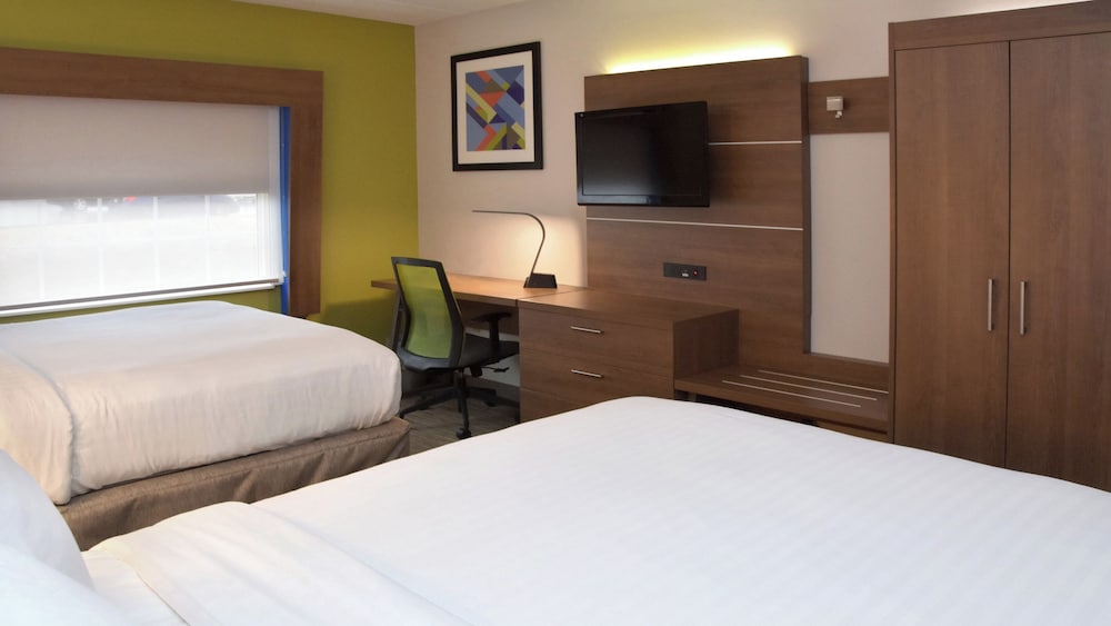 غرفة قياسية بسريرين كوين، Holiday Inn Express Mount Pleasant Scottdale 2/4