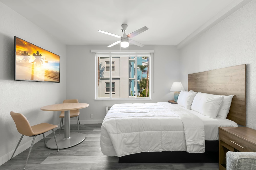 Grand Shores West 25/72