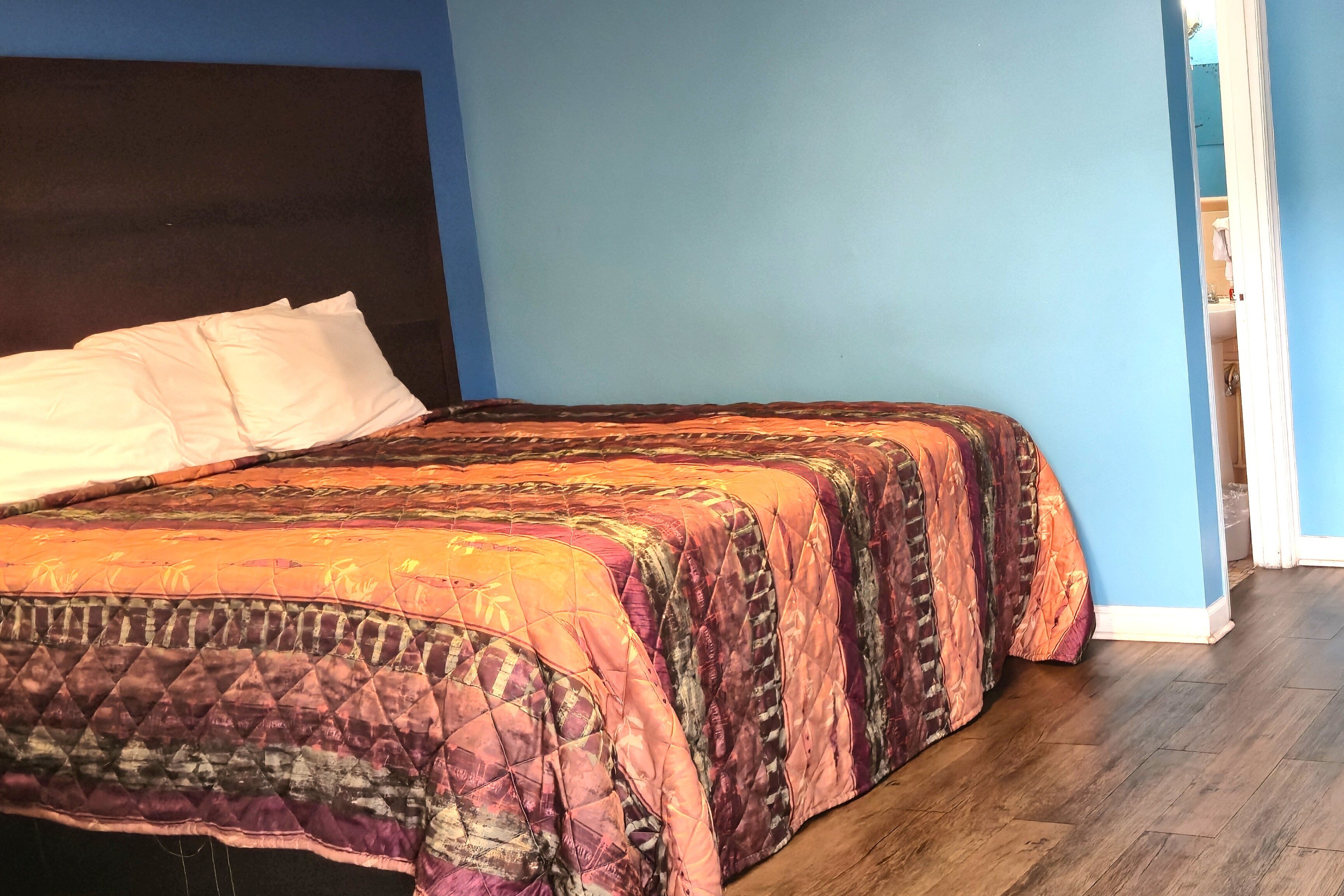 Holiday Motel by Belvilla Cleveland, TN 21/44