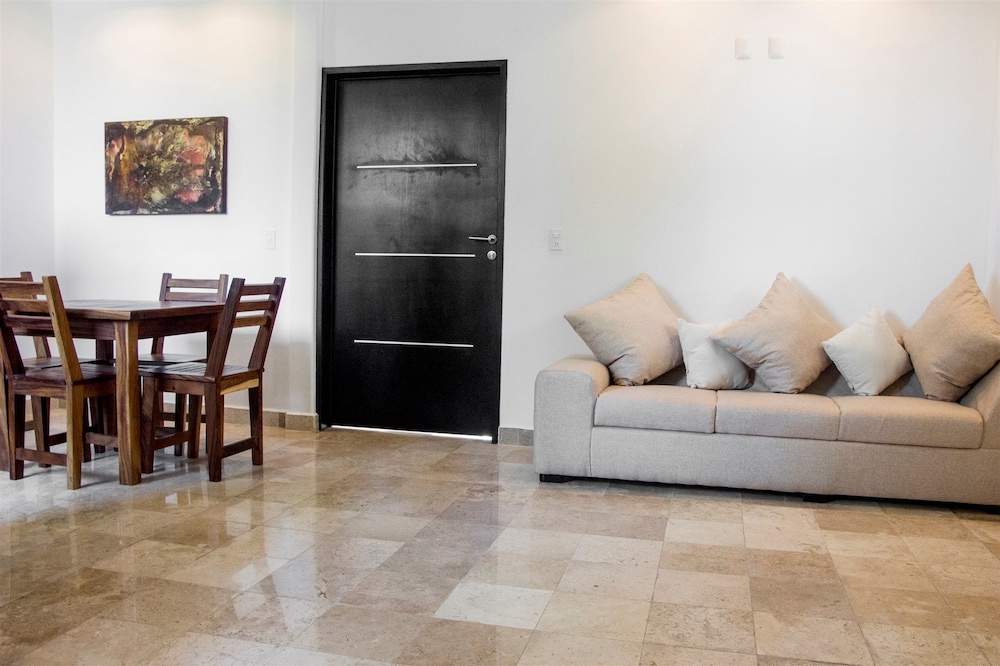 Hotel Rockaway 32/50