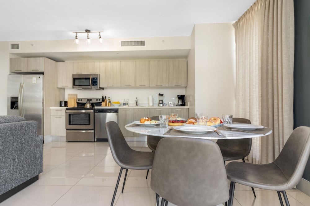 Roami at Habitat Brickell 46/50