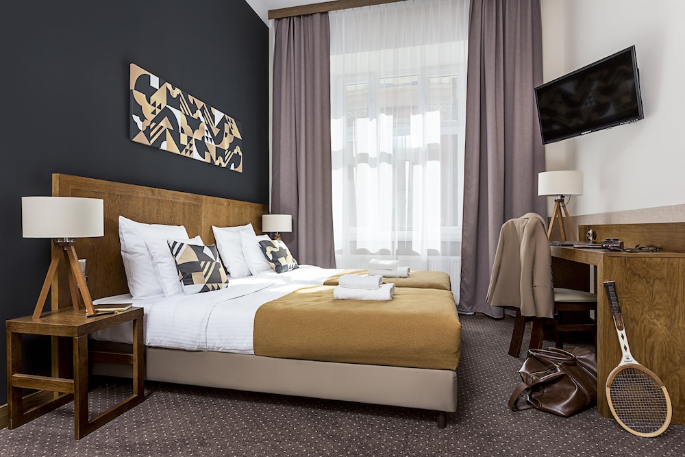 ROOM, DOUBLE OR TWIN BED, GARDEN VIEW