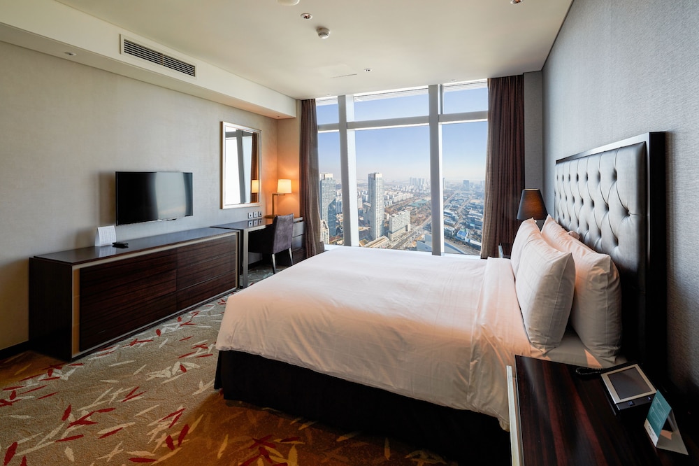 2 BEDROOMS, SUPERIOR