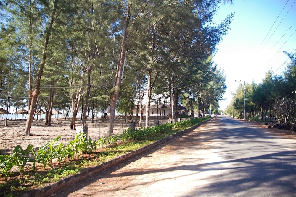 The Beach House Resort 51/56