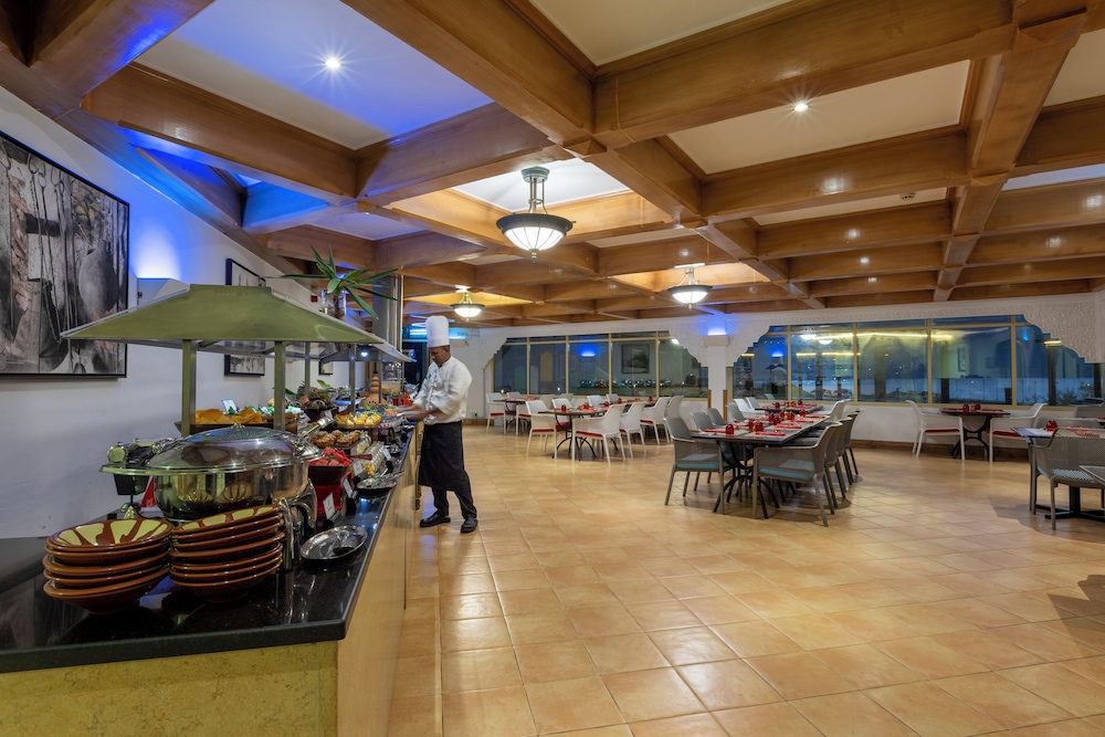 Azimut Hotel Khasab 37/42