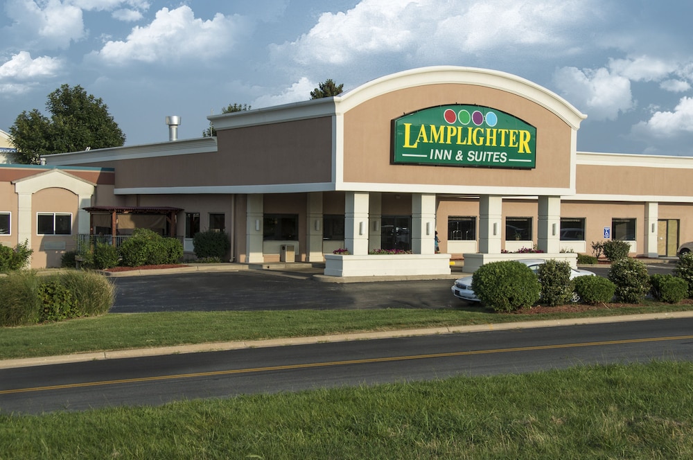 Lamplighter Inn Suites North 1/25
