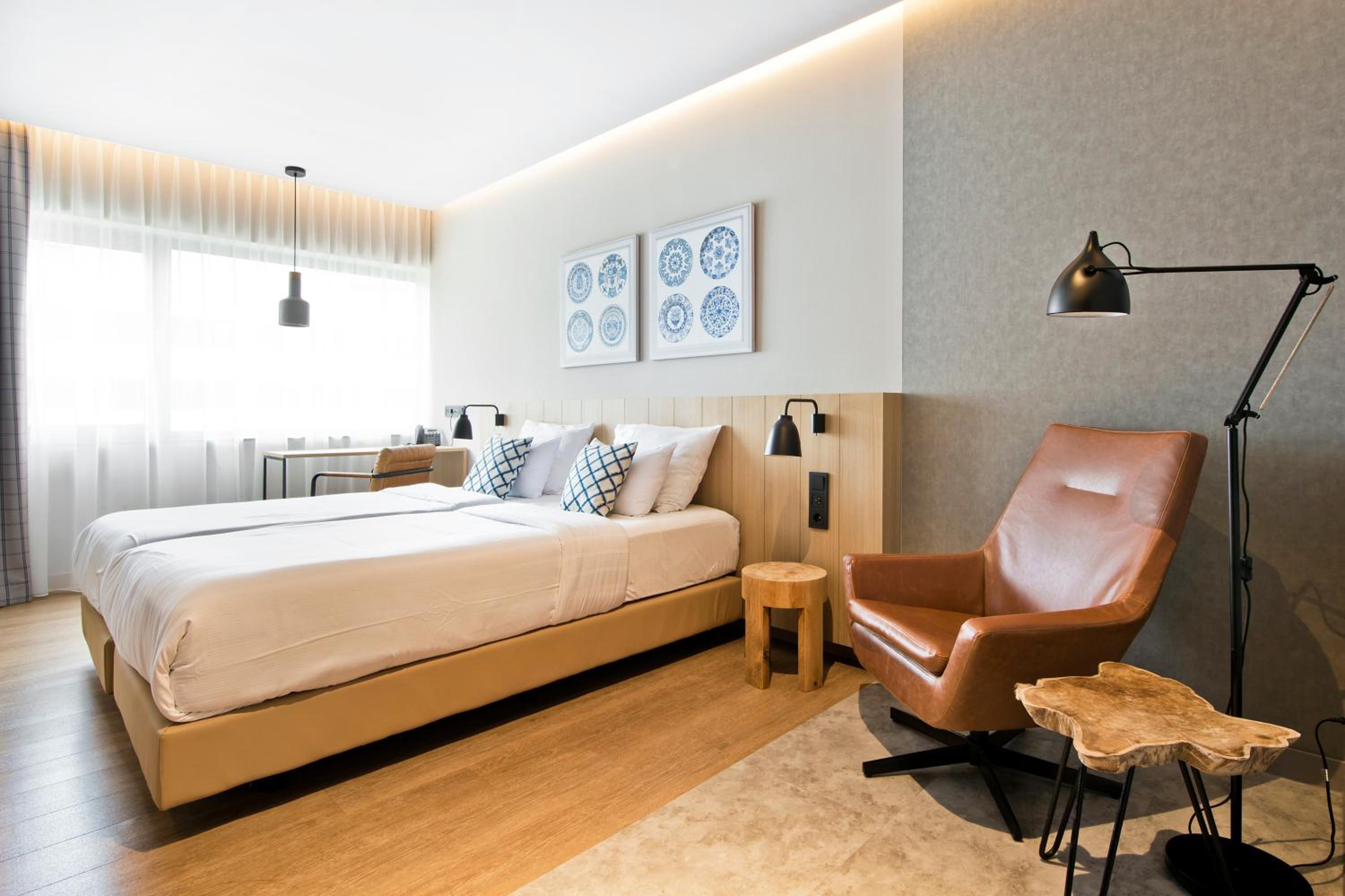STANDARD, DOUBLE OR TWIN BED