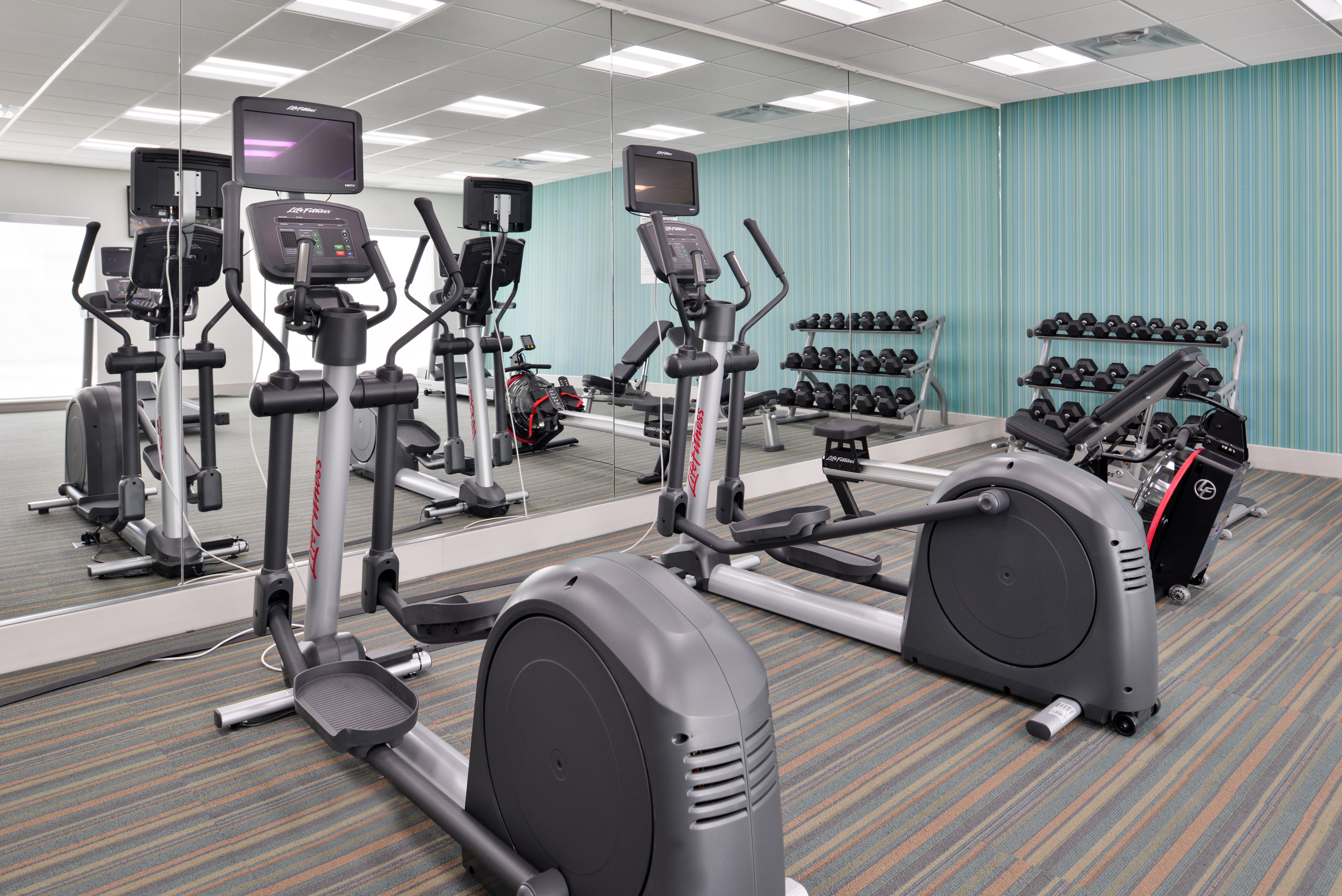 HOLIDAY INN EXPRESS EARLY 8/34