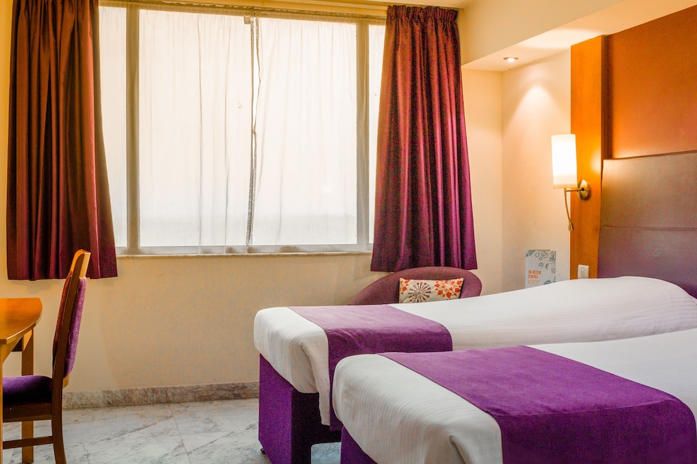 CASPIA HOTEL NEW DELHI SHALIMAR BAGH 22/67