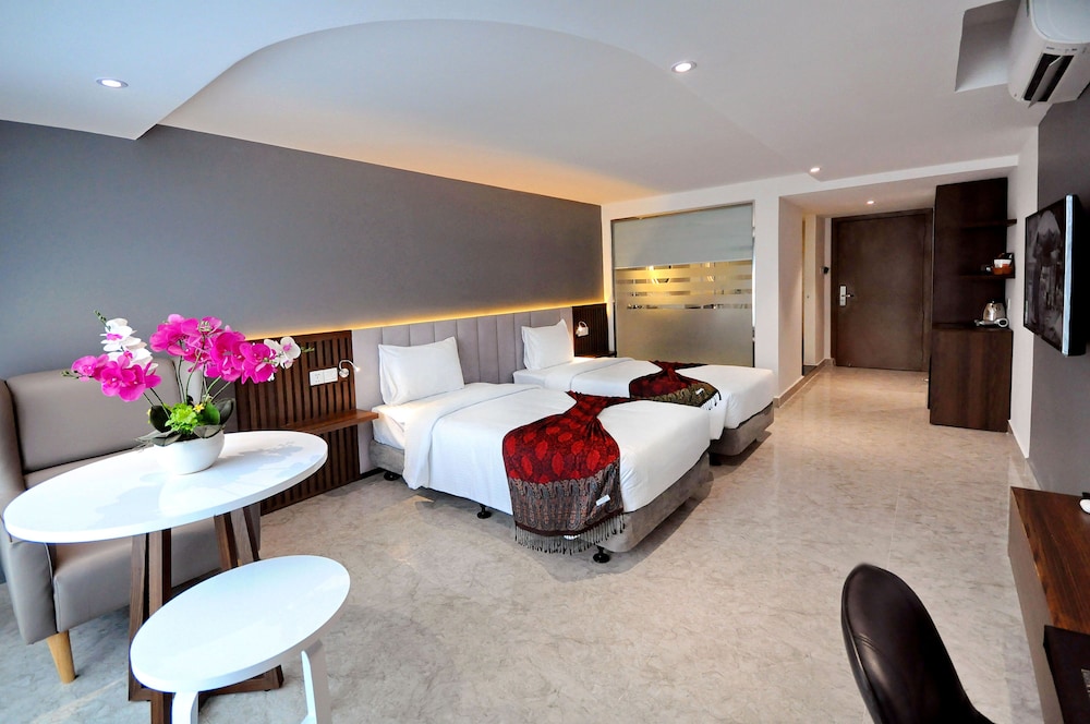 Deluxe, Queen Bed, Courtyard View, Anrizon Hotel Nha Trang 2/4