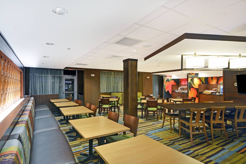 Fairfield Inn & Suites By Marriott Savannah Sw/Richmond Hill 46/53