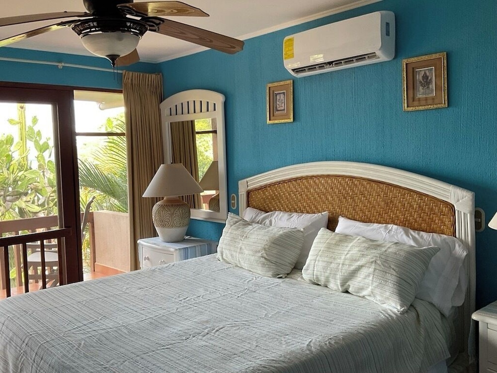 Congo, Villa, Twin Beds, King Bed, 2 Queen Beds