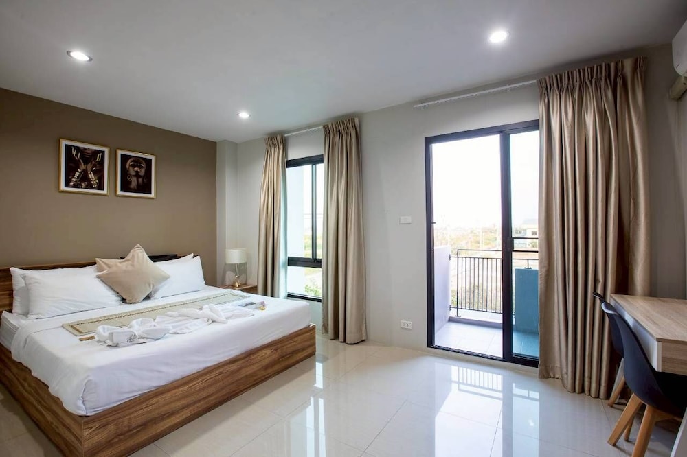The Living Samut Prakan 13/50