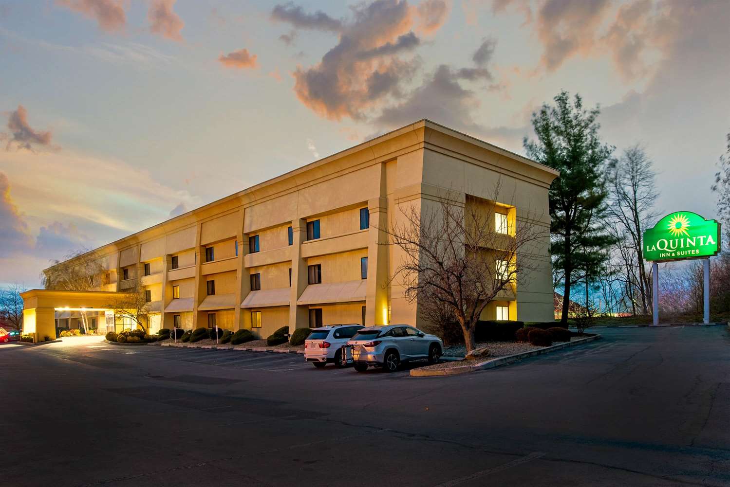 La Quinta Inn And Suites By Wyndham Harrisburg Airport Hershey 43/48